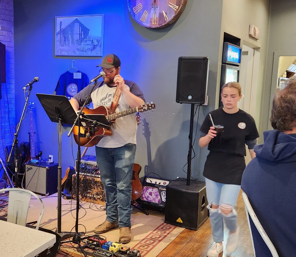 pizza cafe open mic night